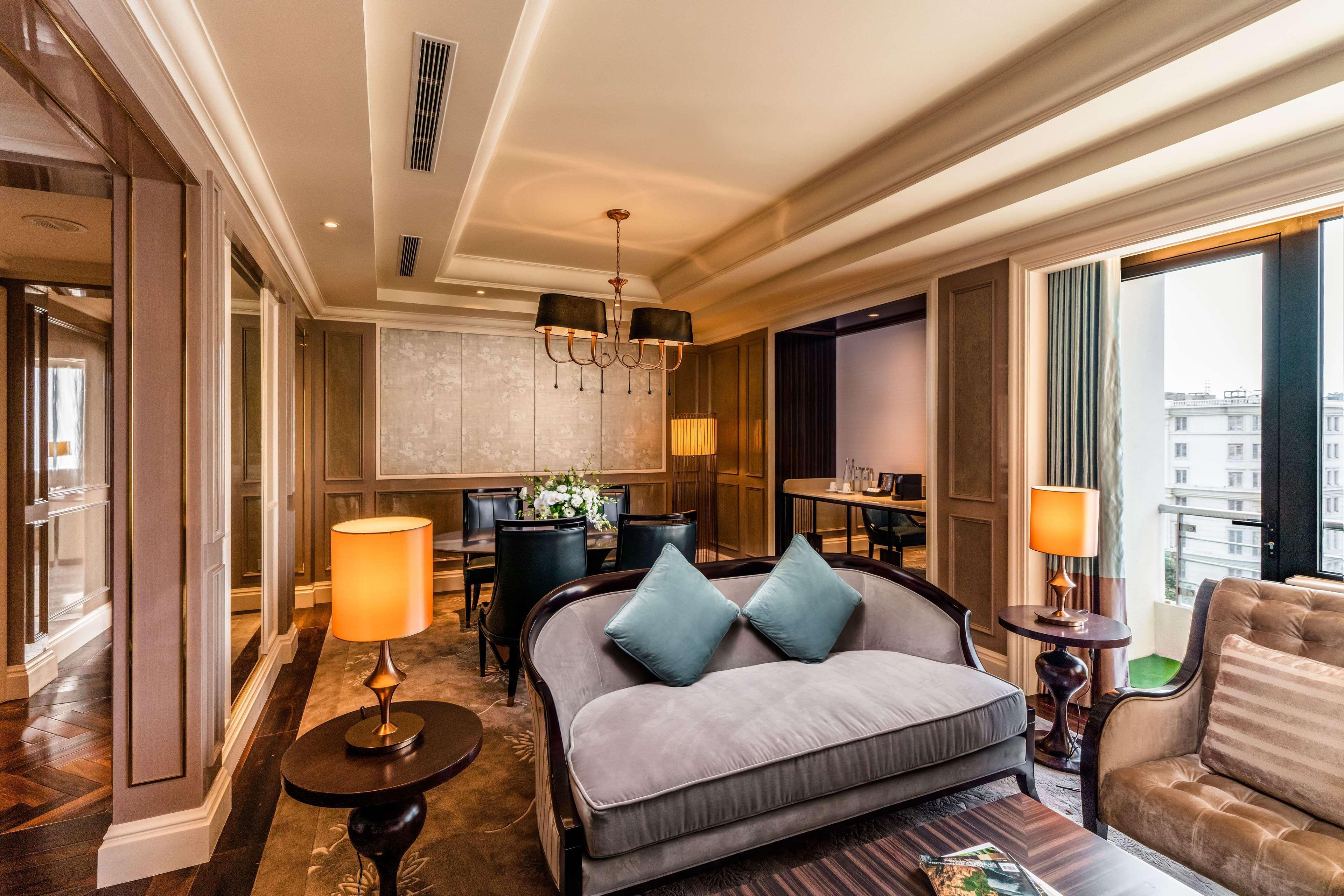 Caravelle Saigon Hotel Хошимин Екстериор снимка